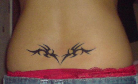 Маленькие тату на пояснице