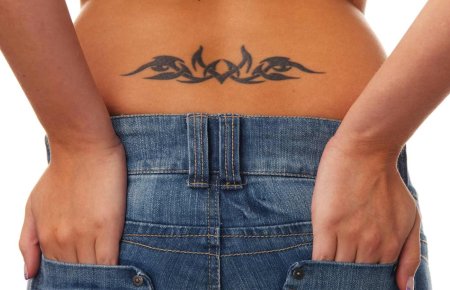 Тату на копчике