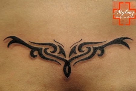 Тату хной на пояснице для девушек