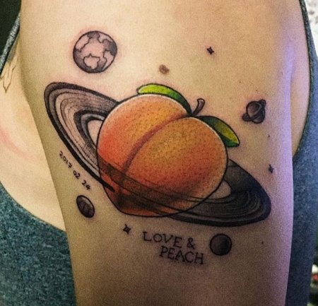 Тату персик
