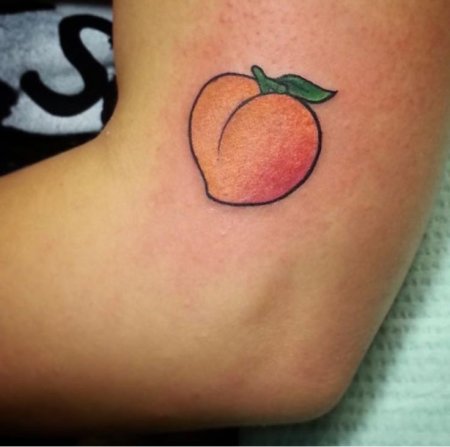 Тату персик маленький