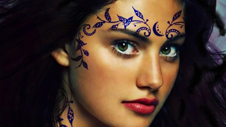 Тату на лице