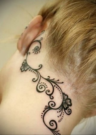 Мехенди на шее для девушек