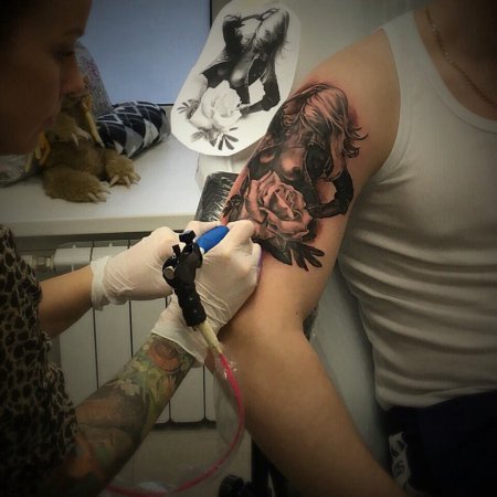 Тату мастер девушка