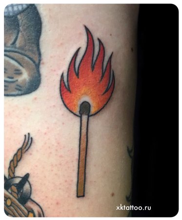 Горящая спичка вектор