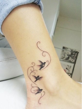 Тату на ноге для девушек