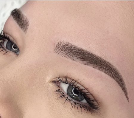 Волосковый татуаж бровей