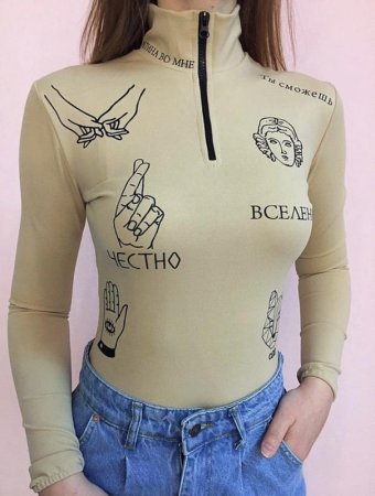 Водолазка с имитацией тату