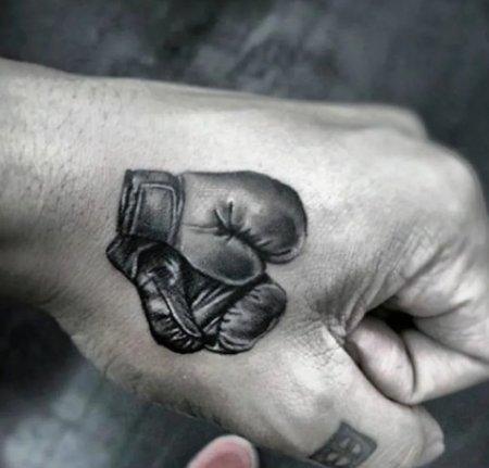 Тату боксерских перчаток