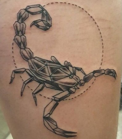 Тату геометрический Скорпион