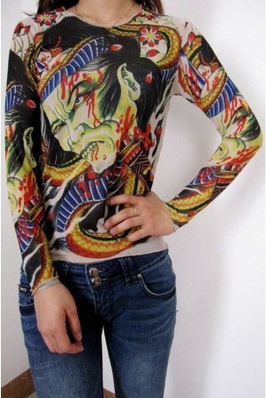 Лонгслив с тату рукавами