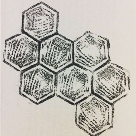 Эскиз тату пчелиные соты