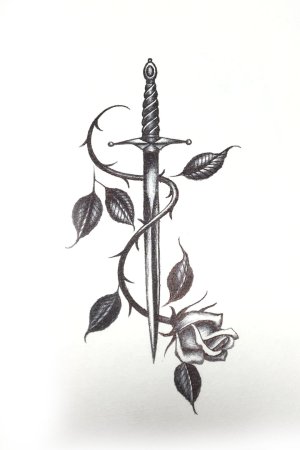 Тату на позвоночнике меч эскиз