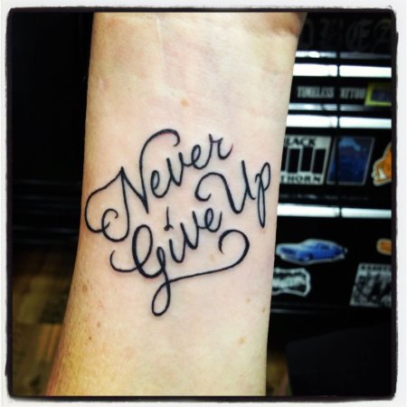 Never give up тату эскиз