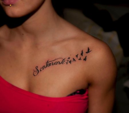 Тату на ключице для девушек надписи