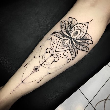 Лотос в стиле лайнворк