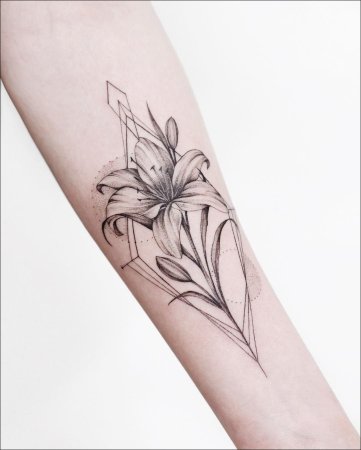 Тату Лилия лайнворк