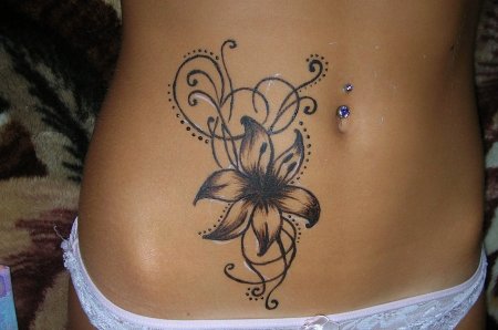 Тату на животе