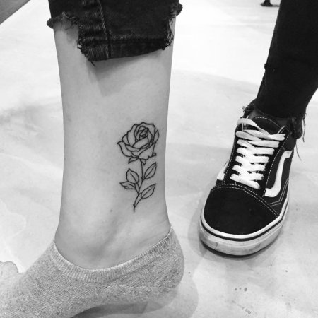 Тату на голени небольшое