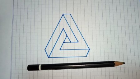 3d треугольник на бумаге