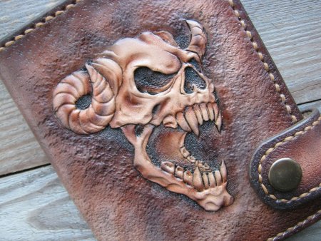 Резьба по дереву череп