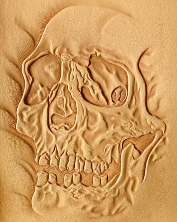 Лазерная гравировка на коже