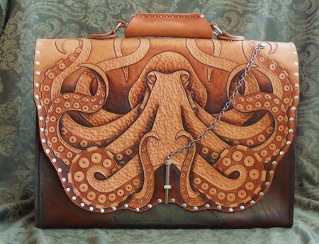 Корсет из плотной кожи