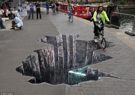 Julian Beever Street Painting