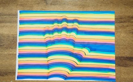 Объемная рука на бумаге