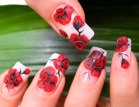 Маникюр с цветами