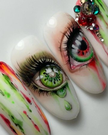 Маникюр с глазками
