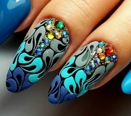 Искусство на ногтях