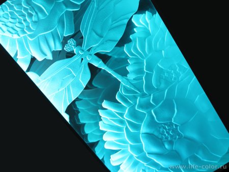 Объемные элементы на стекле