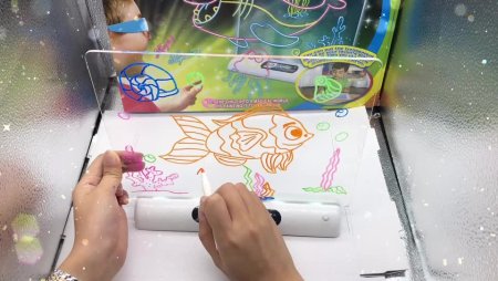 Неоновая доска для рисования