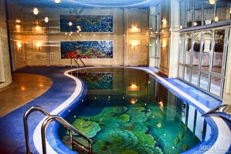 Наливной пол в бассейне