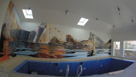 Роспись стен в интерьере бассейн