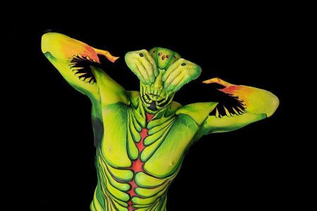 Запретный боди арт