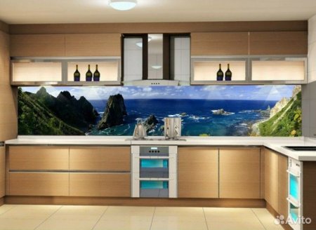 Стеклянная панель для кухни