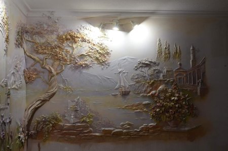 Барельеф на стене