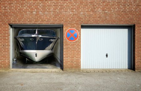 Необычные ворота для гаража