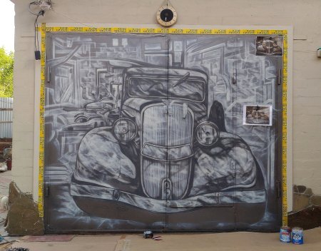 Разрисовать гаражные ворота