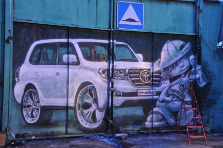 Аэрография на воротах гаража