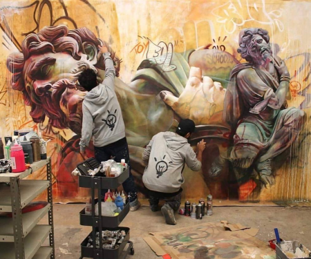 Современное искусство на стене