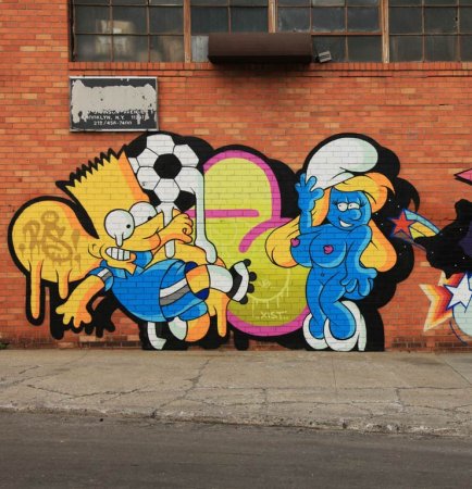 Мультяшные герои на стене