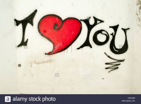 Граффити Love на бумаге