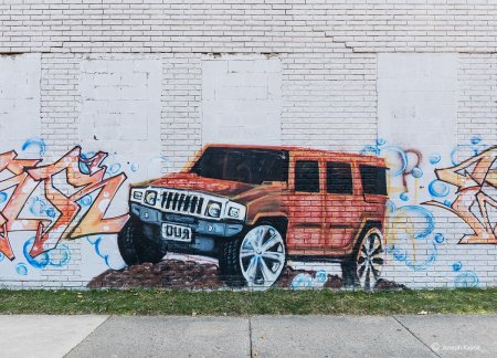 Машина в стиле граффити