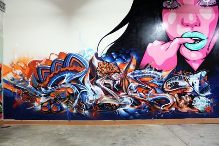 Стрит арт в стиле аниме