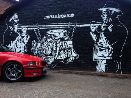 Крутые росписи на стенах