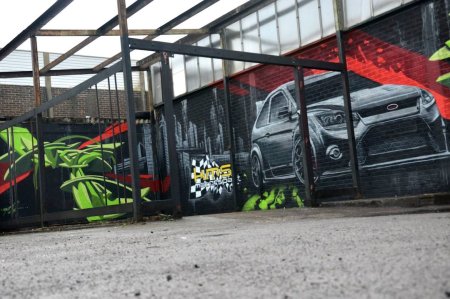 Роспись стен в автосервисе