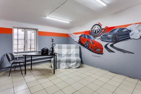 Трафареты автомобилей для стен